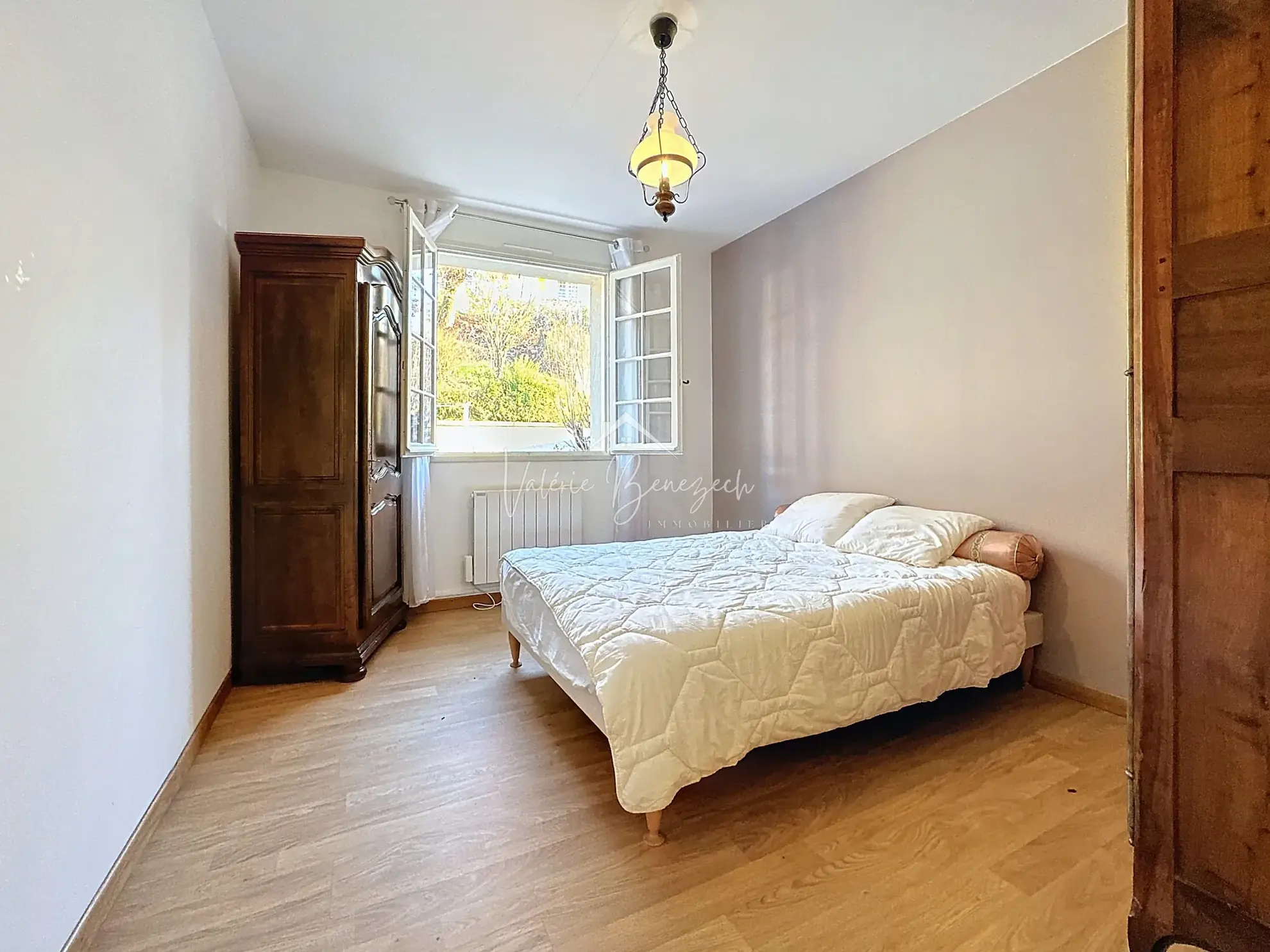 Maison lumineuse T4 avec garage et vue dégagée à Saint-Rome-de-Cernon 