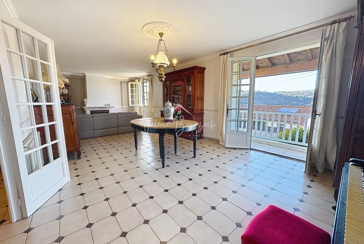 Maison lumineuse T4 avec garage et vue dégagée à Saint-Rome-de-Cernon 