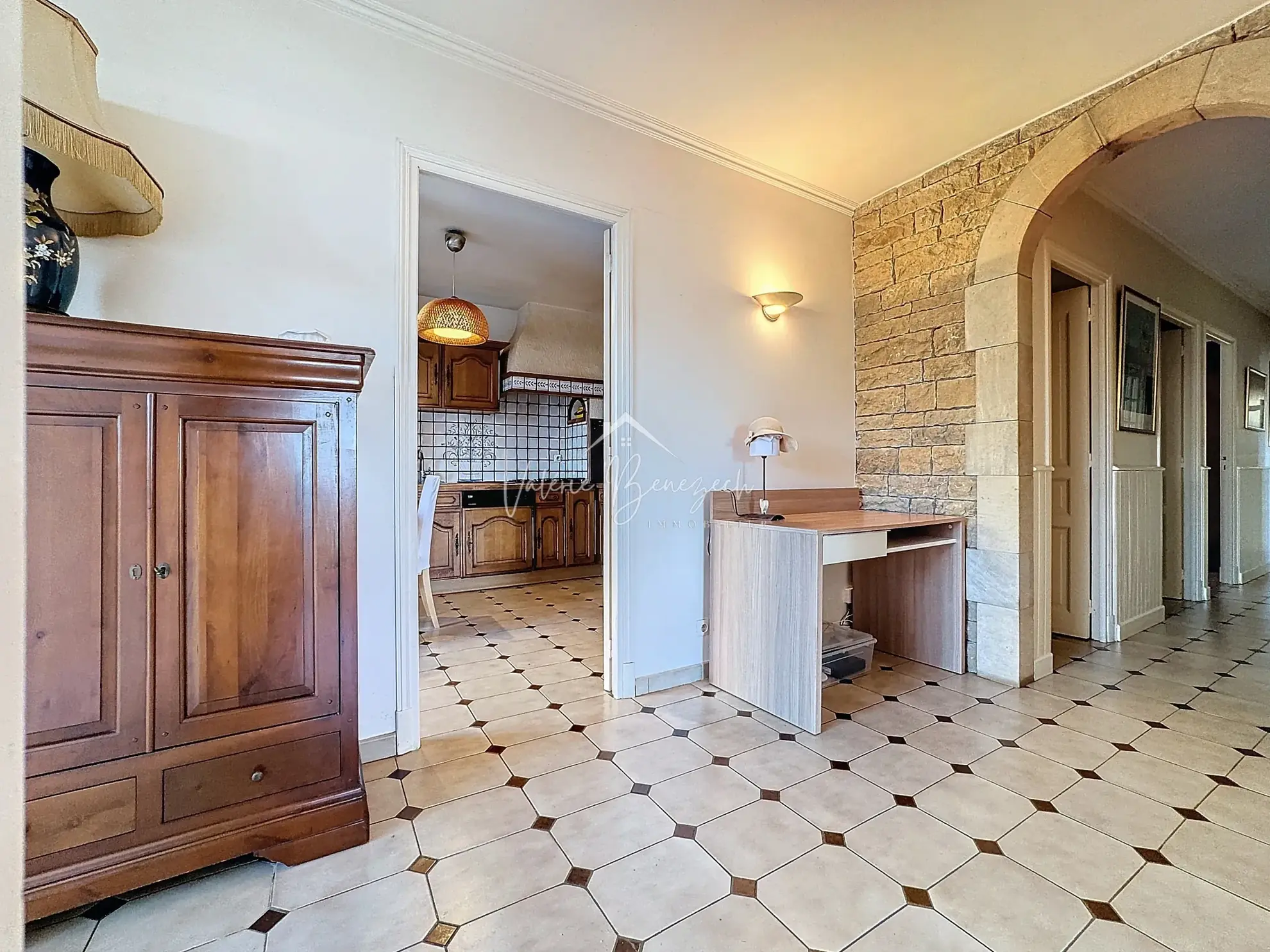 Maison lumineuse T4 avec garage et vue dégagée à Saint-Rome-de-Cernon 
