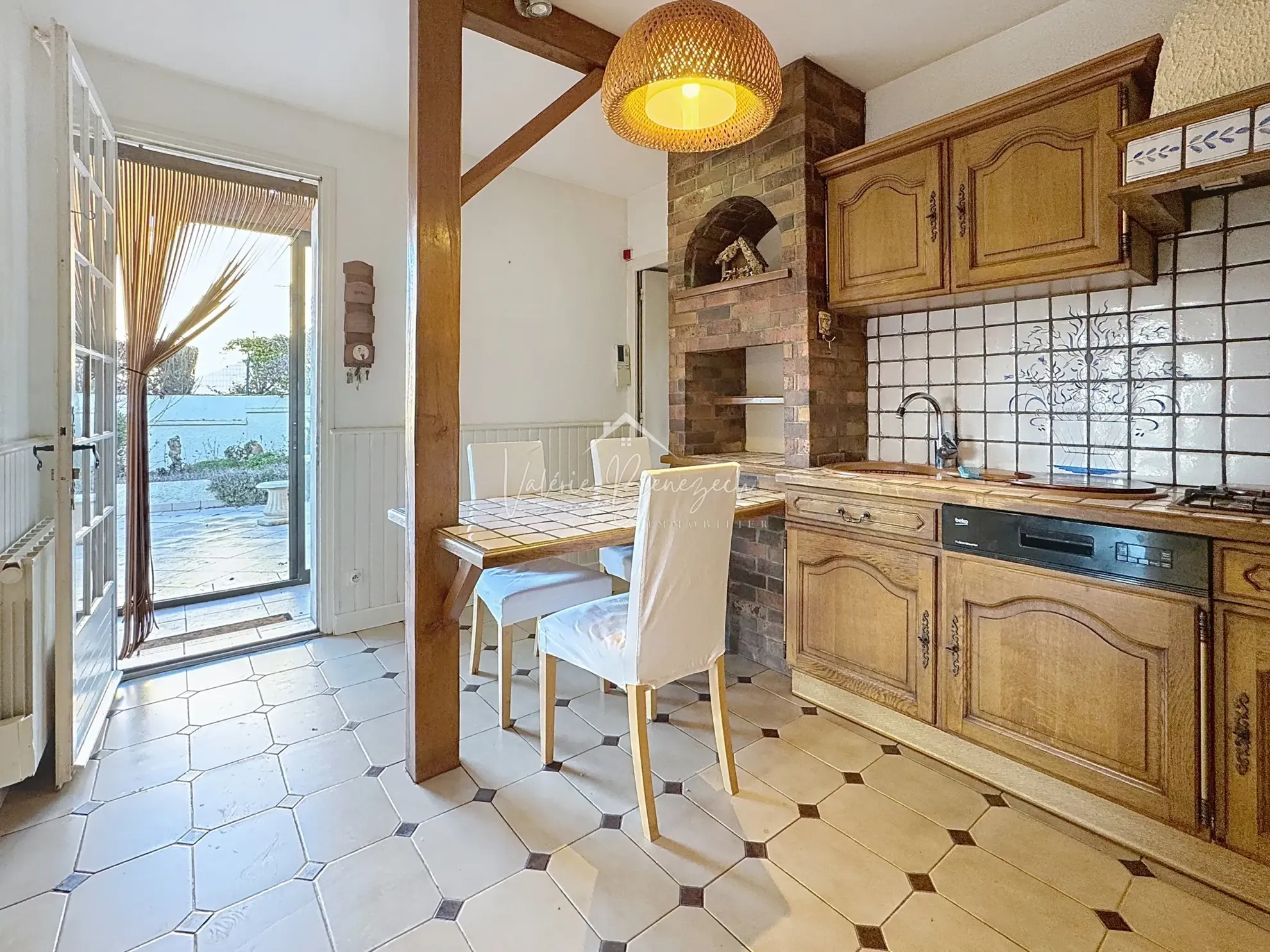 Maison lumineuse T4 avec garage et vue dégagée à Saint-Rome-de-Cernon 