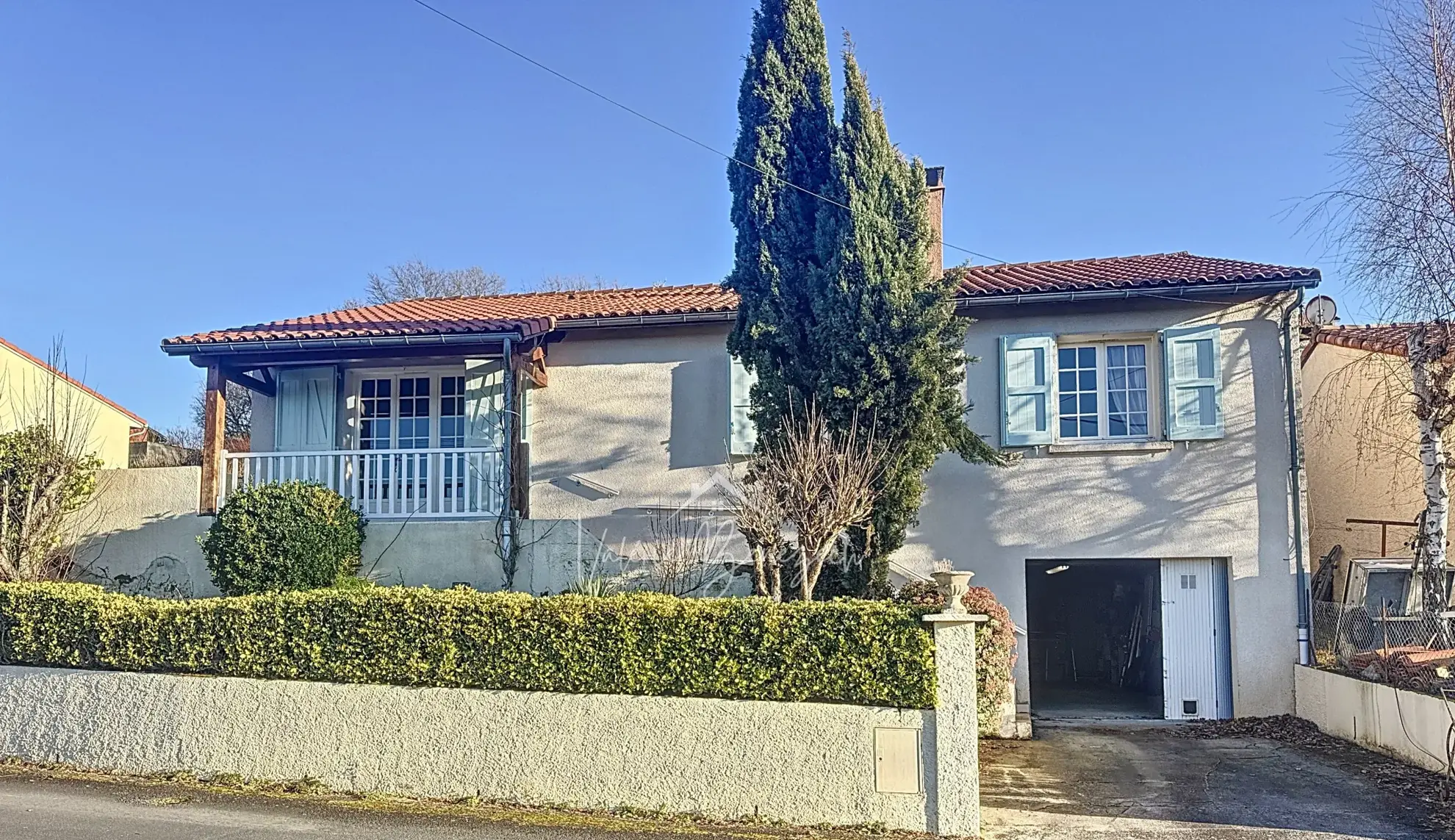 Maison lumineuse T4 avec garage et vue dégagée à Saint-Rome-de-Cernon 