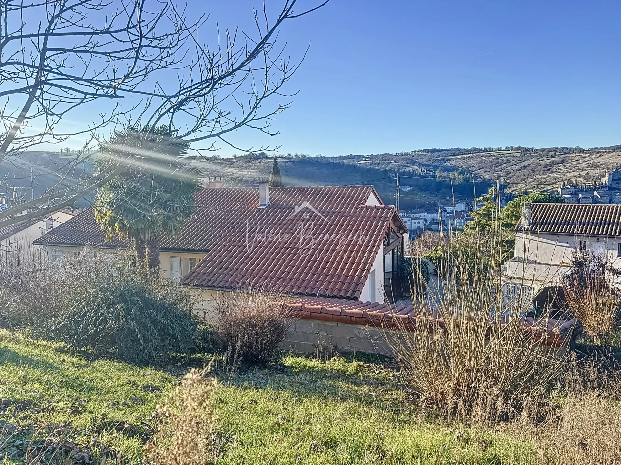 Maison lumineuse T4 avec garage et vue dégagée à Saint-Rome-de-Cernon 