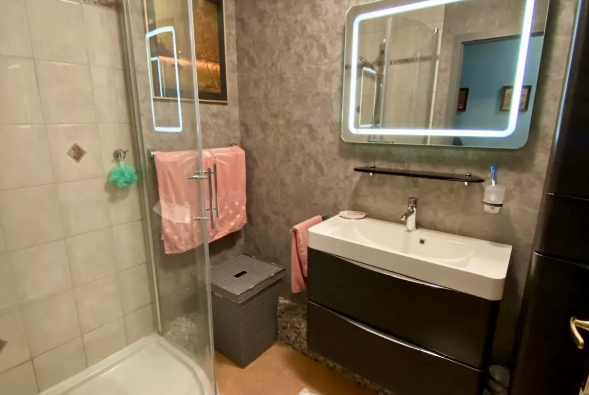Appartement lumineux de 114m² avec terrasse et garage à Bartenheim 