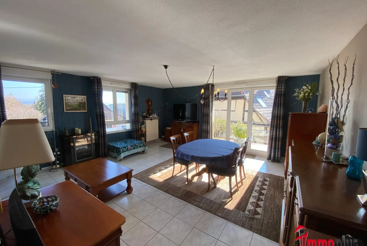 Appartement lumineux de 114m² avec terrasse et garage à Bartenheim 