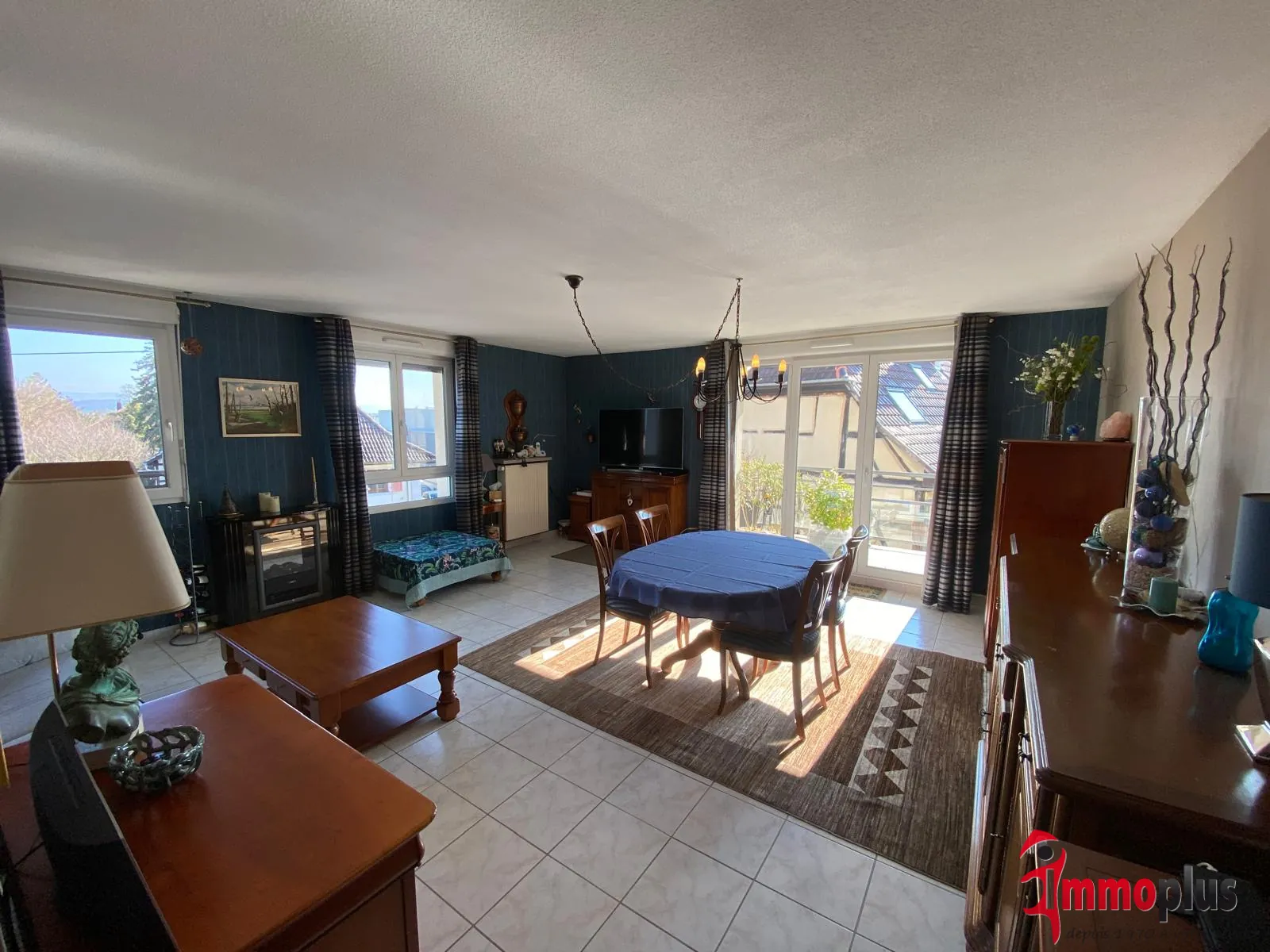 Appartement lumineux de 114m² avec terrasse et garage à Bartenheim 