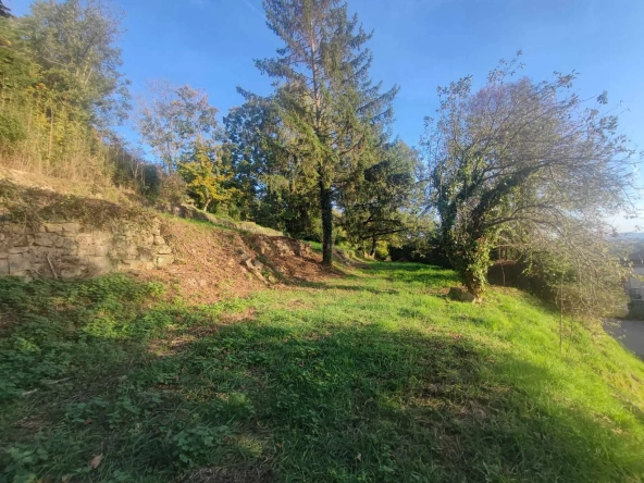 Terrain constructible de 500 m² avec vue à Châteauneuf de Vernoux