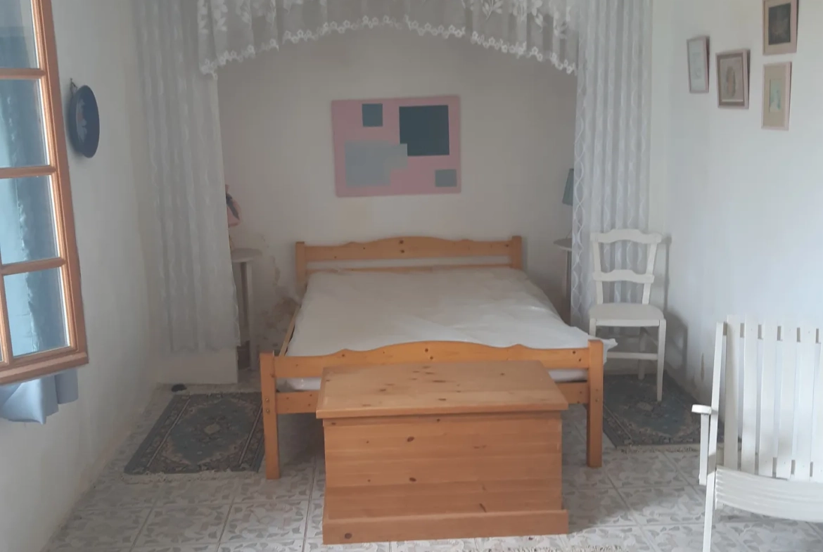 Maison à rénover de 115 m2 à Saint-Germain-du-Seudre proche Royan 