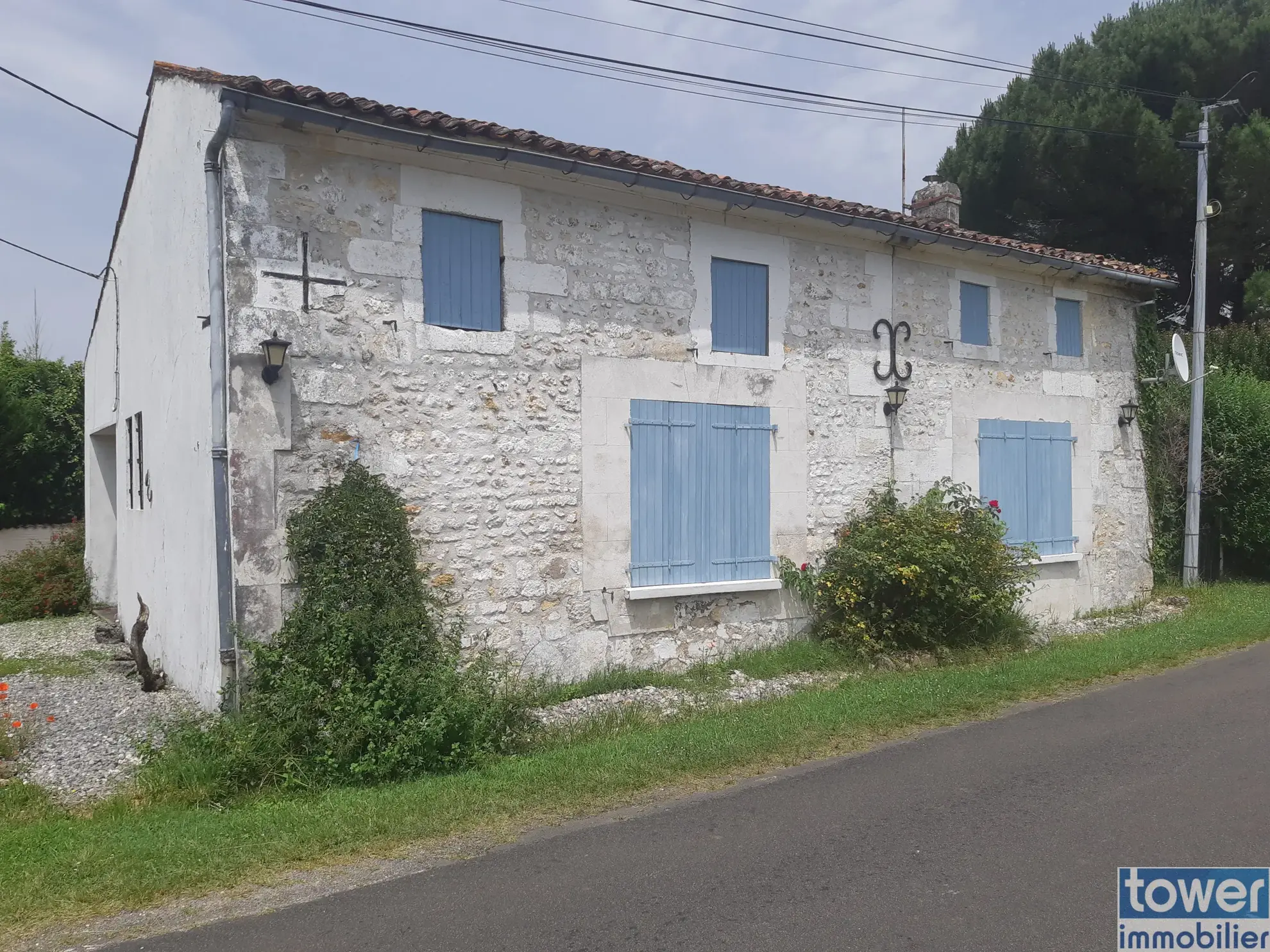 Maison à rénover de 115 m2 à Saint-Germain-du-Seudre proche Royan 