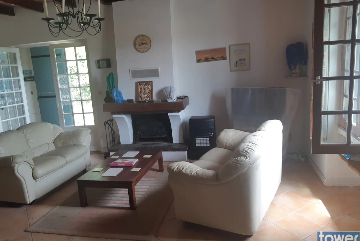 Maison à rénover de 115 m2 à Saint-Germain-du-Seudre proche Royan 