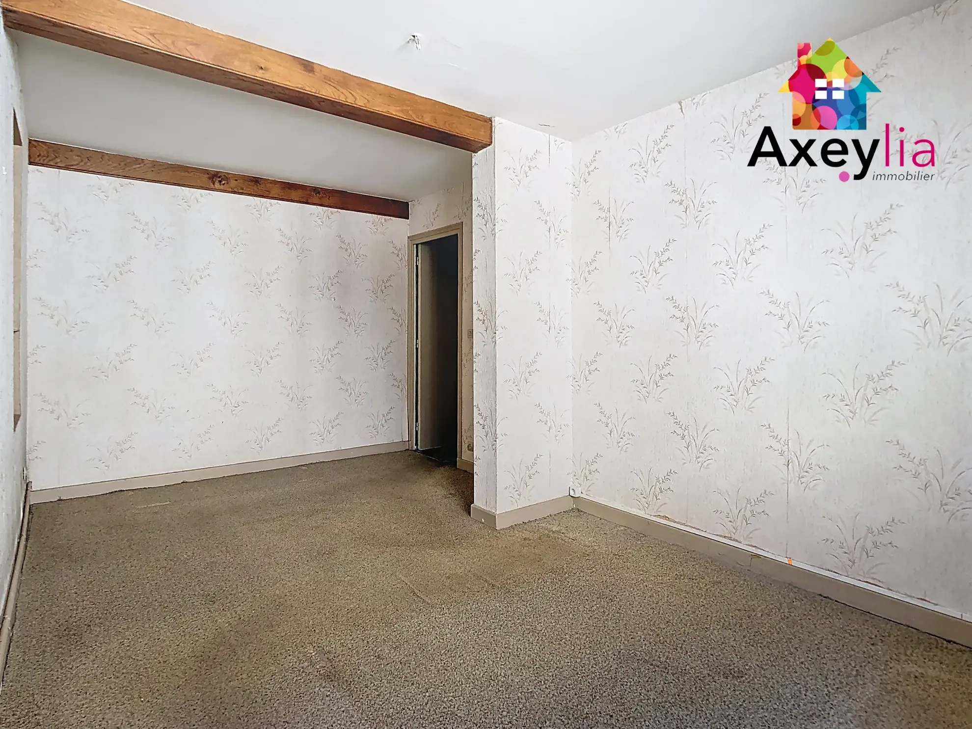 Maison de village à Saint-Agnan avec jardin et garage - 128 m² 