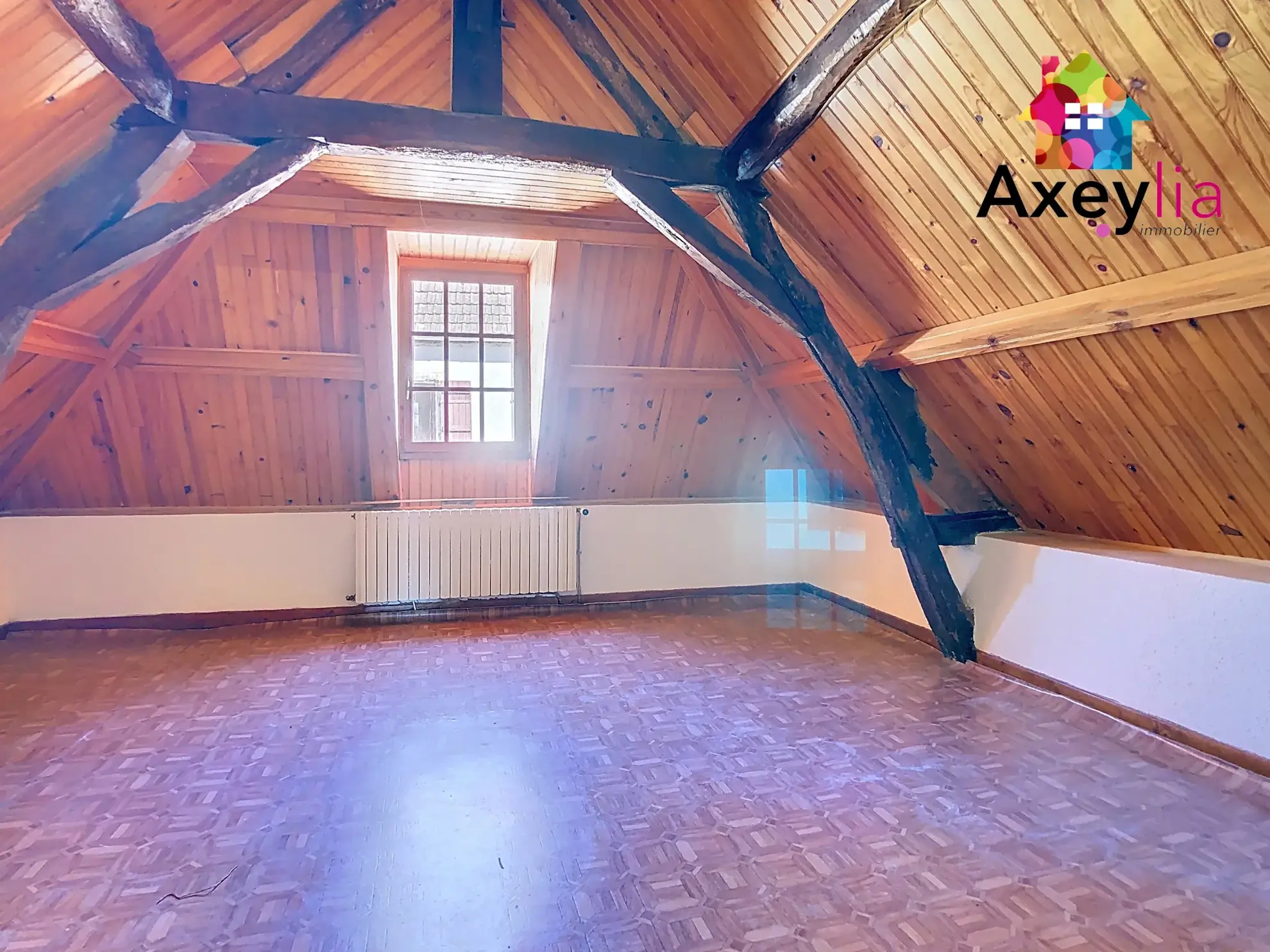 Maison de village à Saint-Agnan avec jardin et garage - 128 m² 