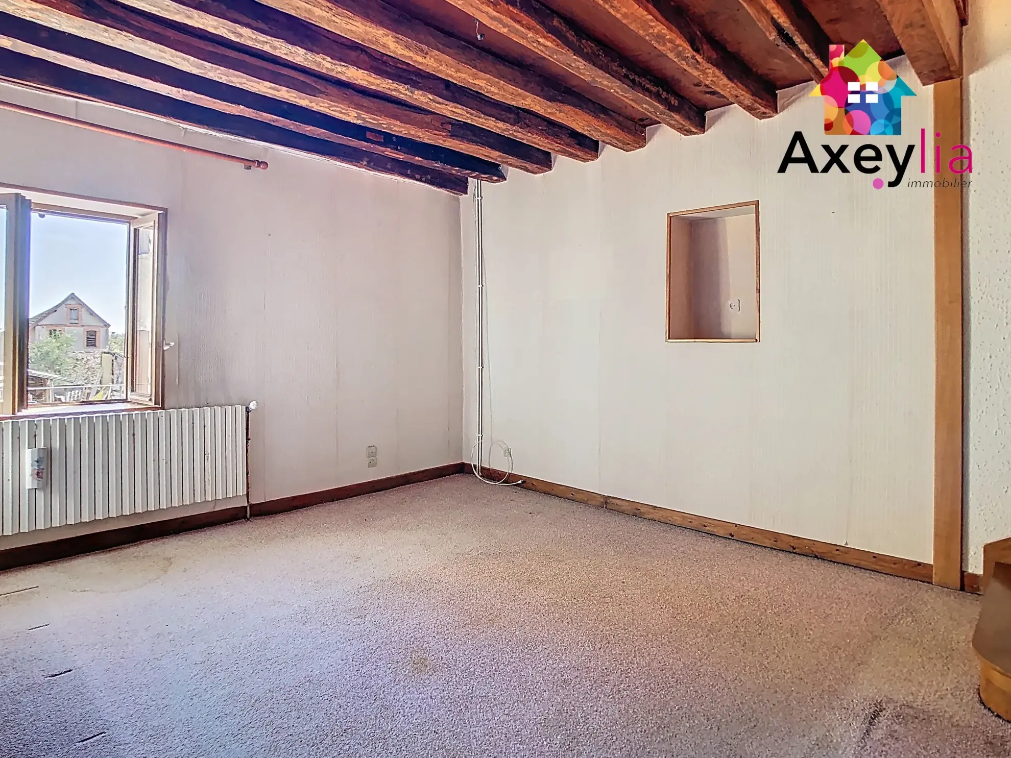 Maison de village à Saint-Agnan avec jardin et garage - 128 m² 