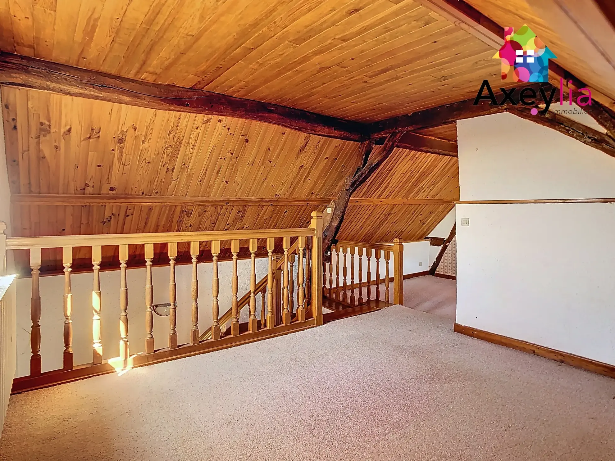 Maison de village à Saint-Agnan avec jardin et garage - 128 m² 