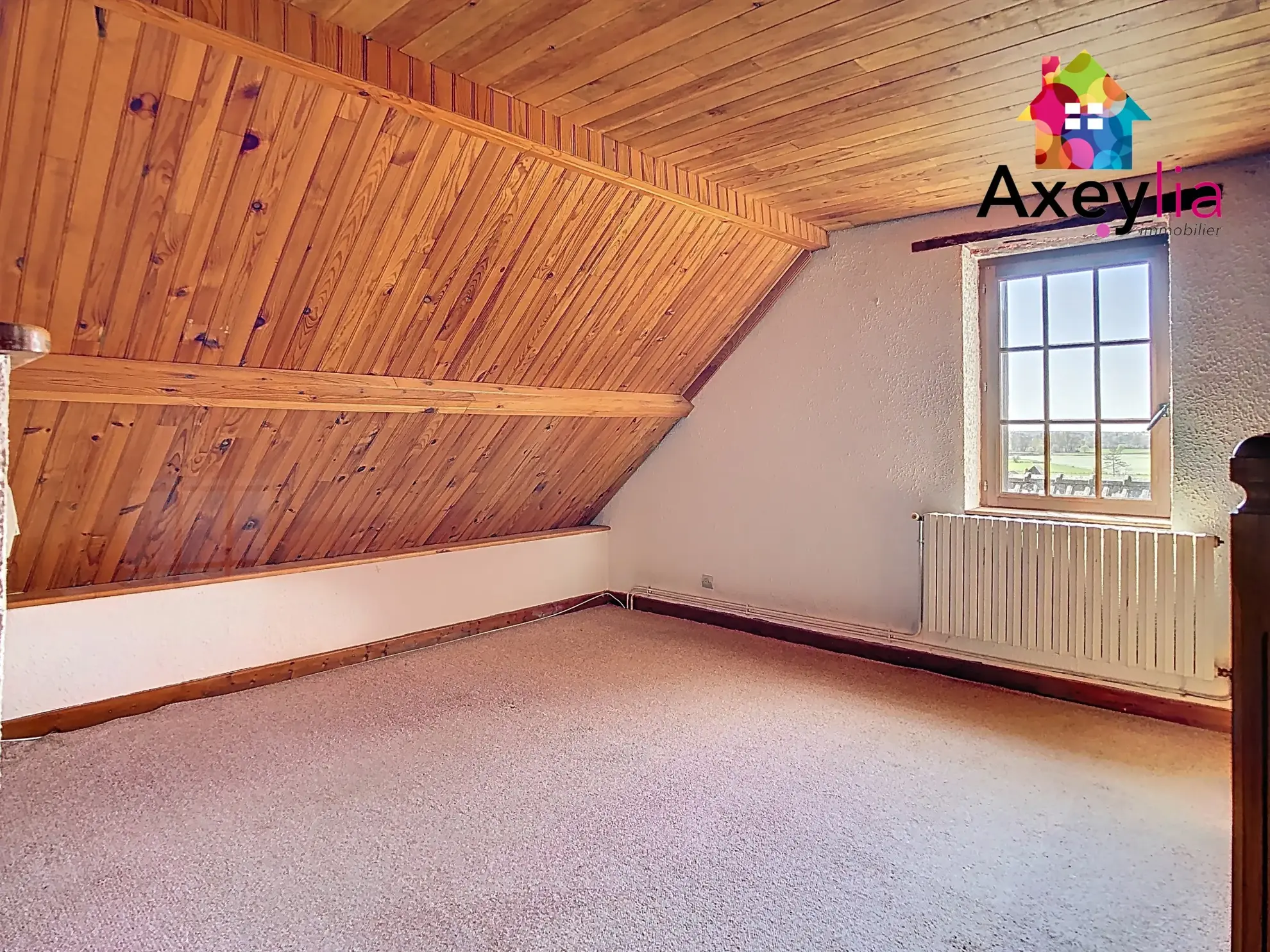 Maison de village à Saint-Agnan avec jardin et garage - 128 m² 