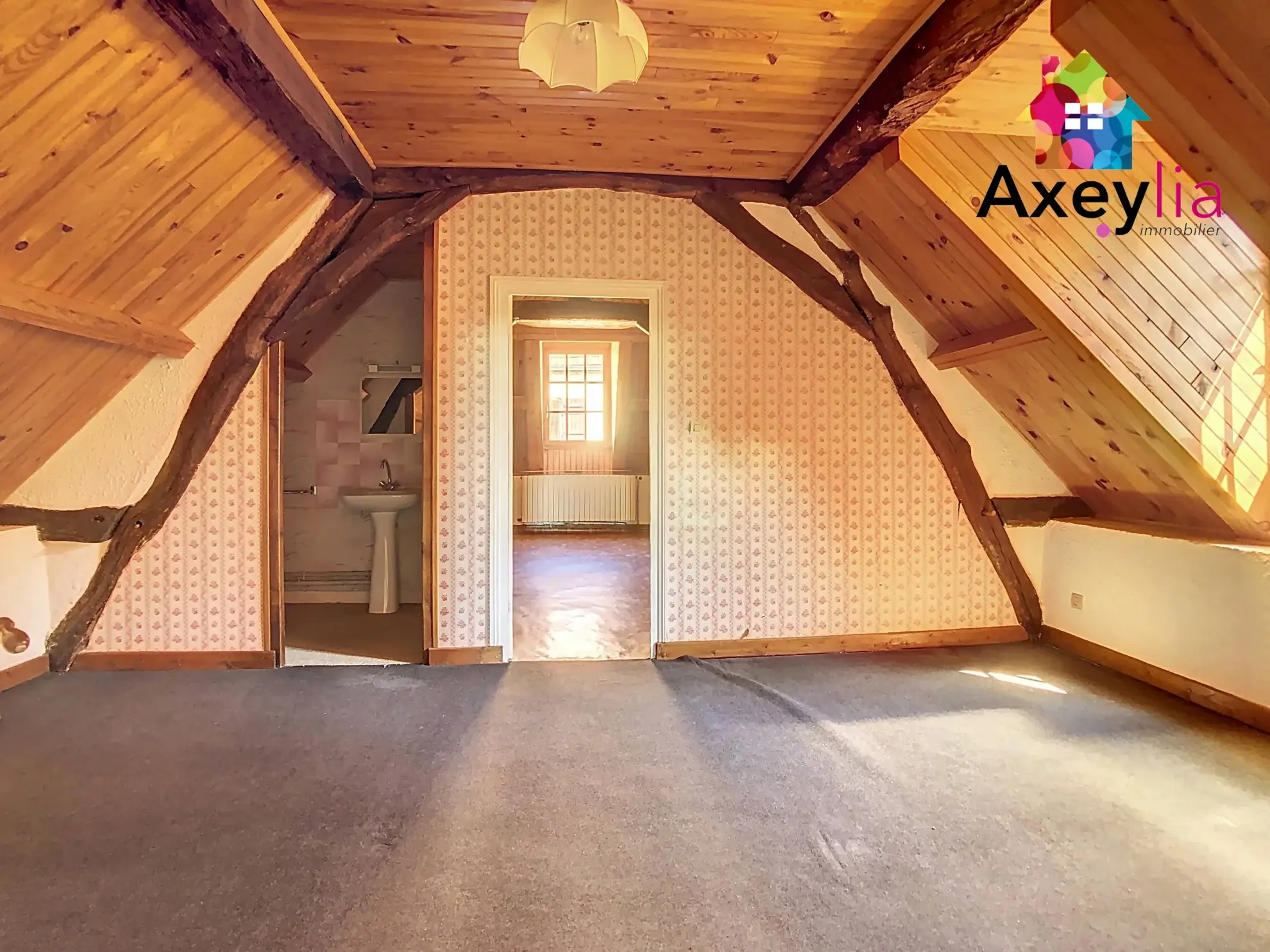 Maison de village à Saint-Agnan avec jardin et garage - 128 m² 