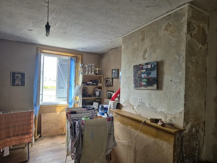Maison à vendre à Le Lardin Saint Lazare, 2 chambres, jardin clos, louée 438€/mois 