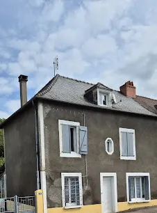 Maison à vendre à Le Lardin Saint Lazare, 2 chambres, jardin clos, louée 438€/mois