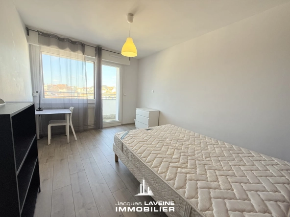 Spacieux appartement 5 pièces avec balcon au dernier étage à Metz Sablon 
