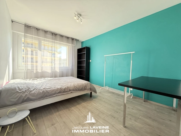 Spacieux appartement 5 pièces avec balcon au dernier étage à Metz Sablon 