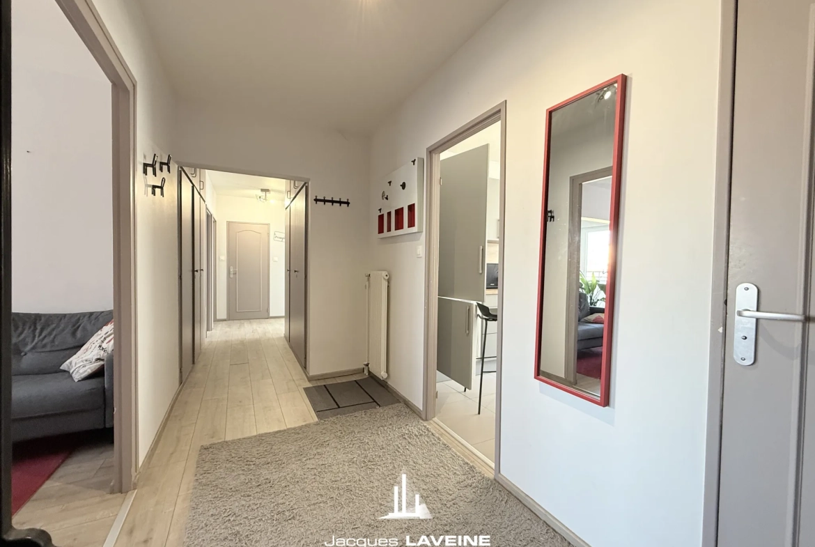 Spacieux appartement 5 pièces avec balcon au dernier étage à Metz Sablon 