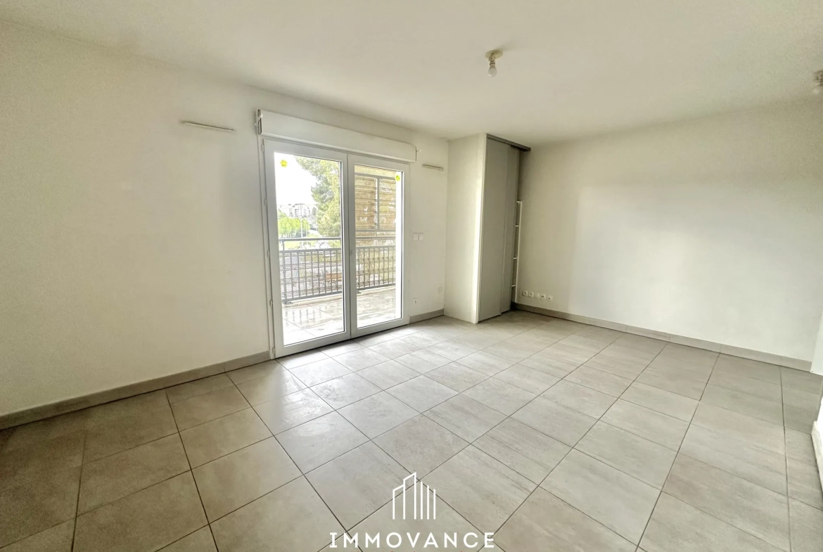 Achat d'un studio de 30 m2 avec terrasse à Montpellier, secteur Hôpitaux/Facultés 
