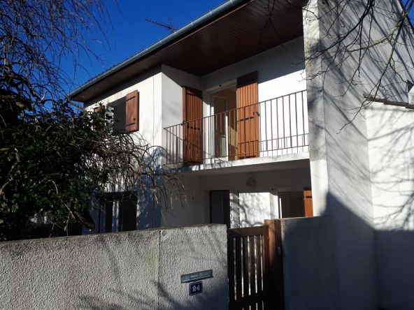 Maison lumineuse avec jardin et terrasse à Poitiers
