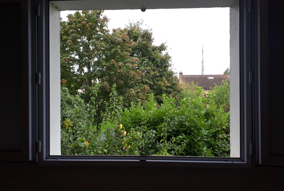 Maison lumineuse avec jardin et terrasse à Poitiers 