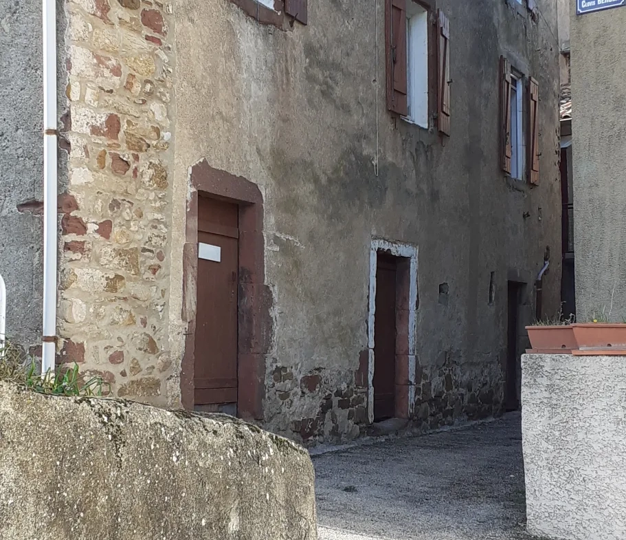 Maison de village avec deux habitations, terrasse et jardin à Le Bousquet d'Orb 