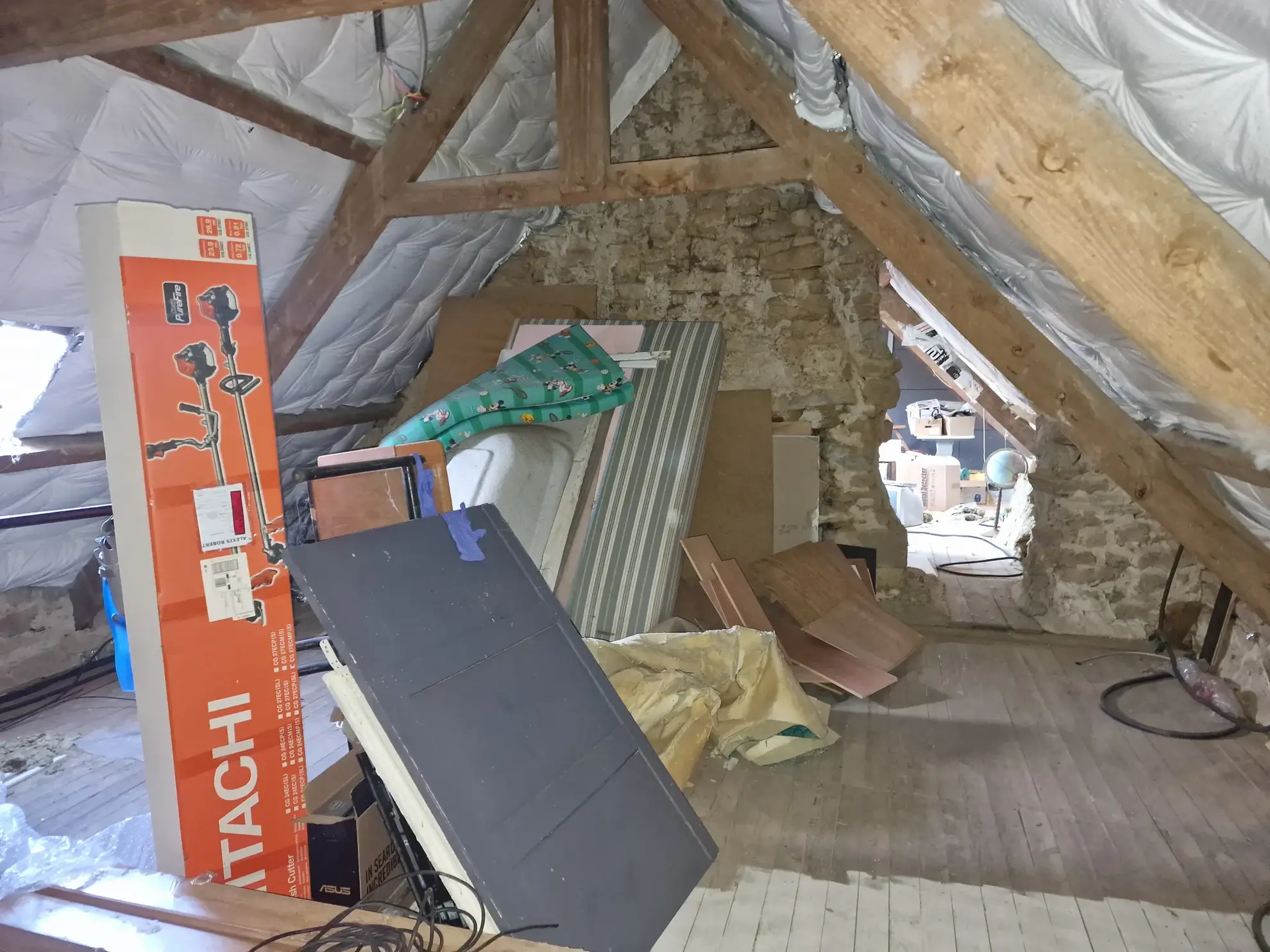 Maison en pierre de 78 m² avec dépendance et grand terrain à Kerien 