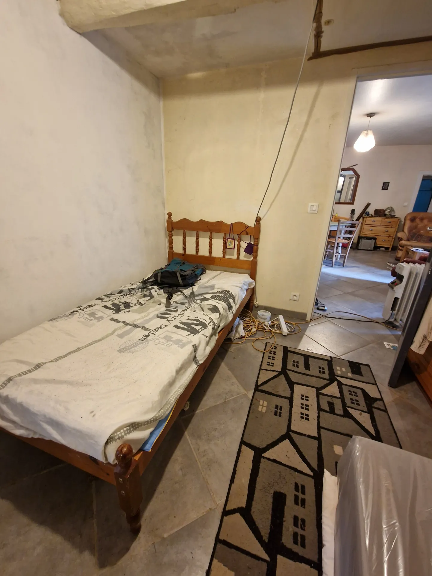 Maison en pierre de 78 m² avec dépendance et grand terrain à Kerien 