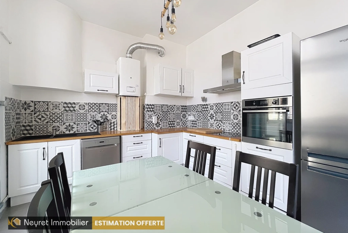 Appartement spacieux T6 proche du centre-ville de Saint-Étienne 