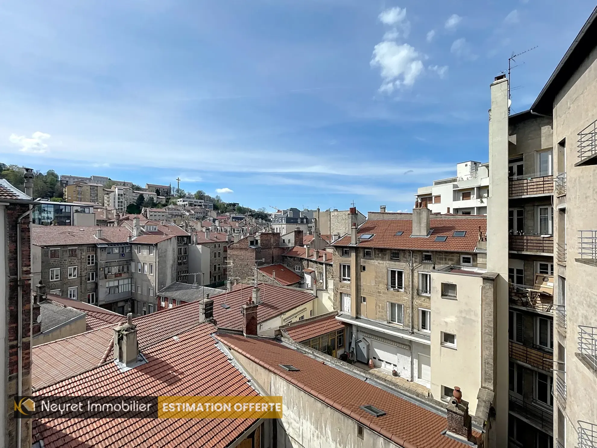 Appartement spacieux T6 proche du centre-ville de Saint-Étienne 