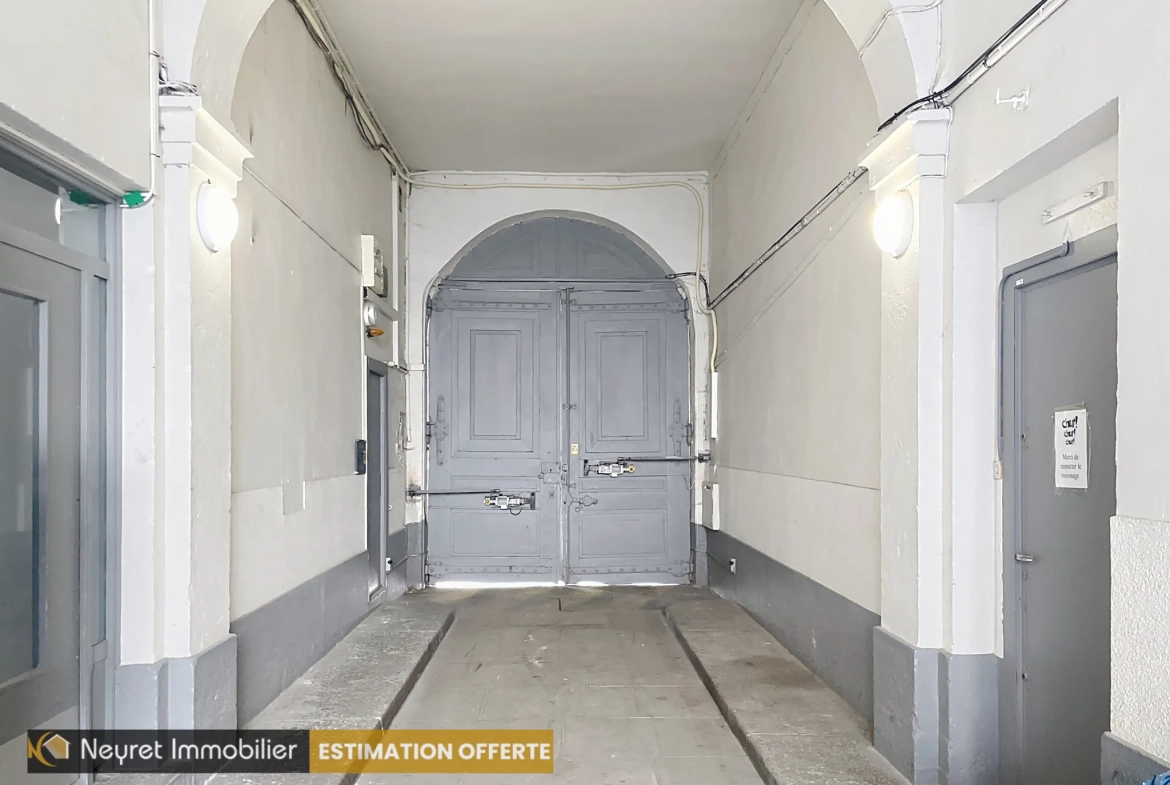 Appartement spacieux T6 proche du centre-ville de Saint-Étienne 