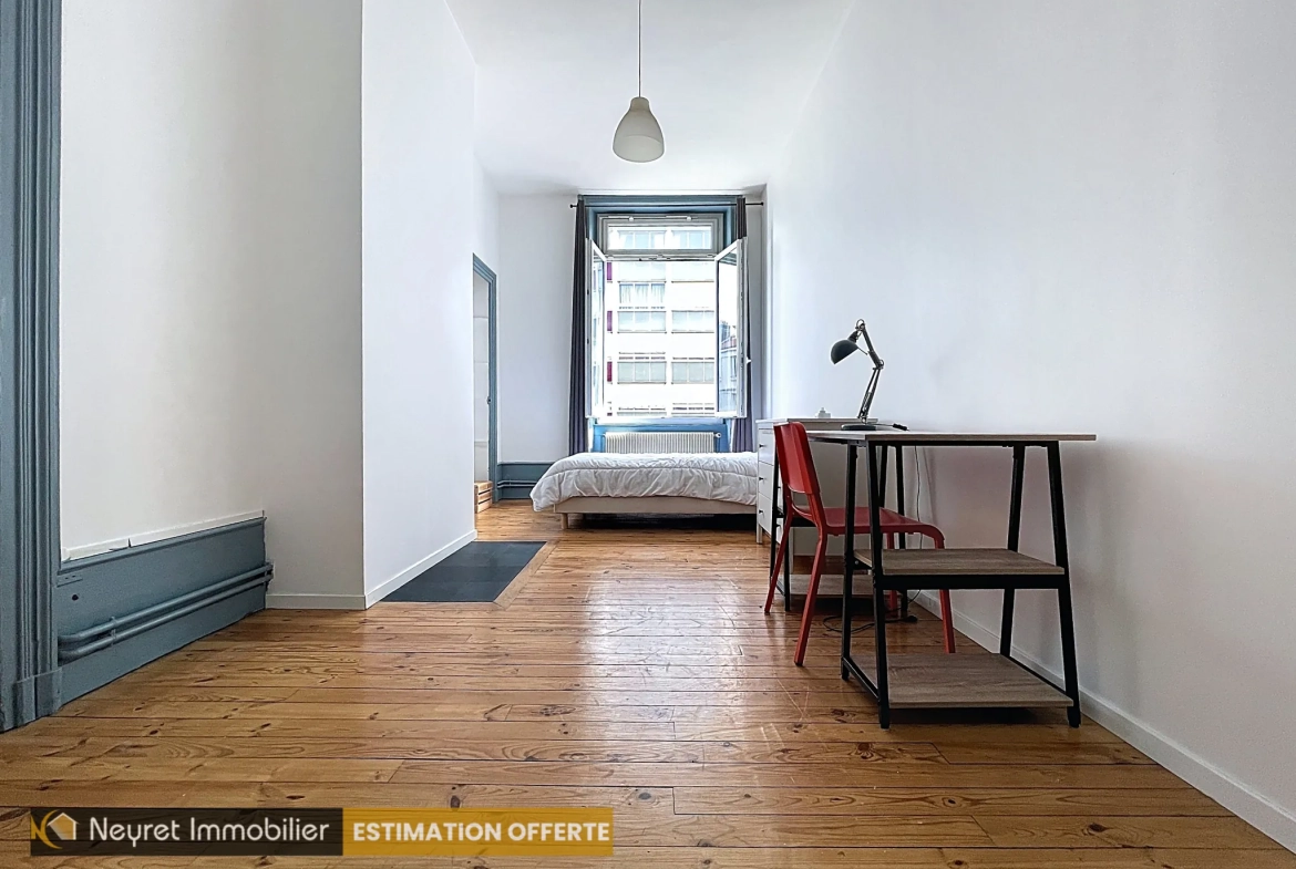 Appartement spacieux T6 proche du centre-ville de Saint-Étienne 