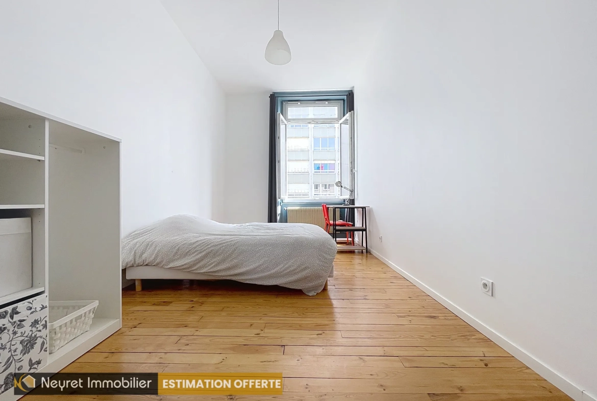 Appartement spacieux T6 proche du centre-ville de Saint-Étienne 