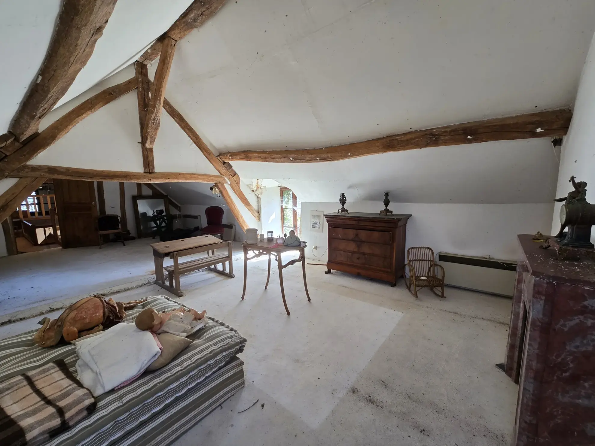 Charmante longère à rénover à Beton-Bazoches, terrain de 4000 m² 