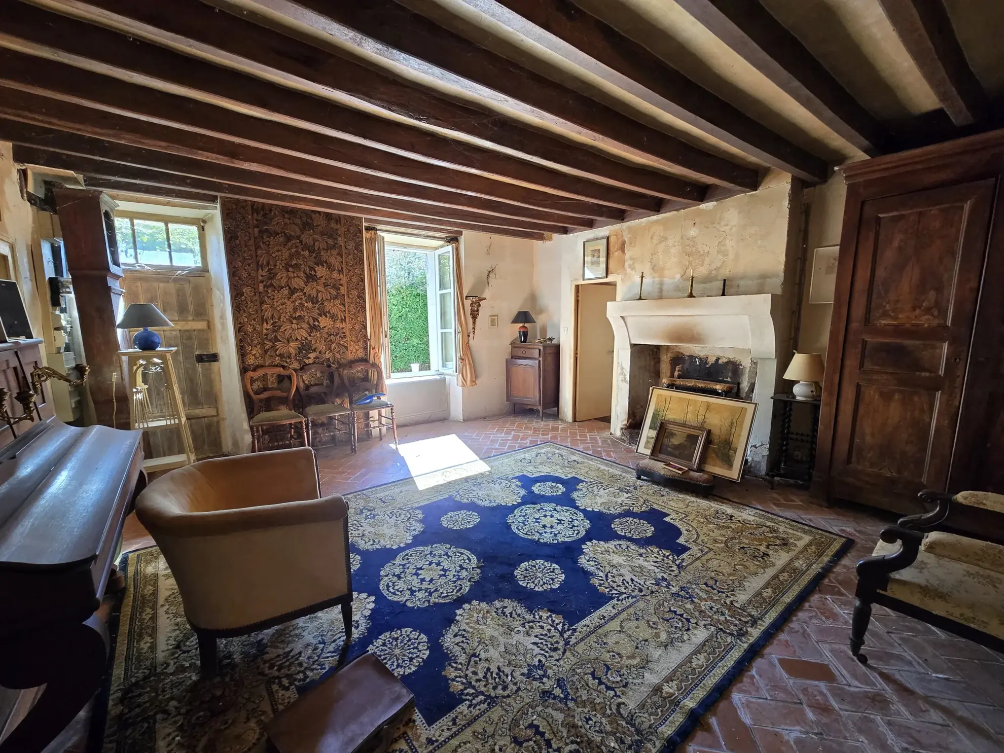 Charmante longère à rénover à Beton-Bazoches, terrain de 4000 m² 