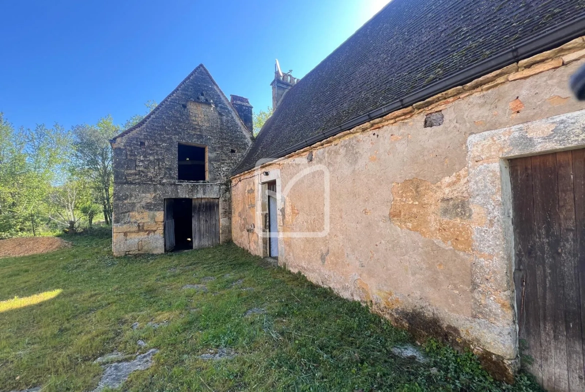 Corps de Ferme à Rénover avec Potentiel à Sarlat, Dordogne 