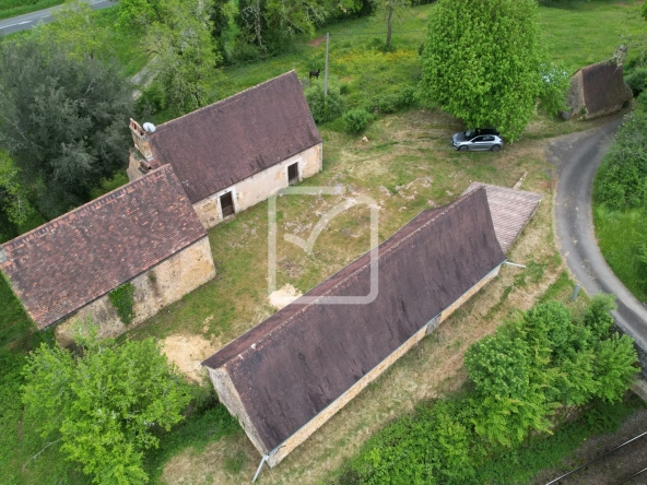 Corps de Ferme à Rénover avec Potentiel à Sarlat, Dordogne