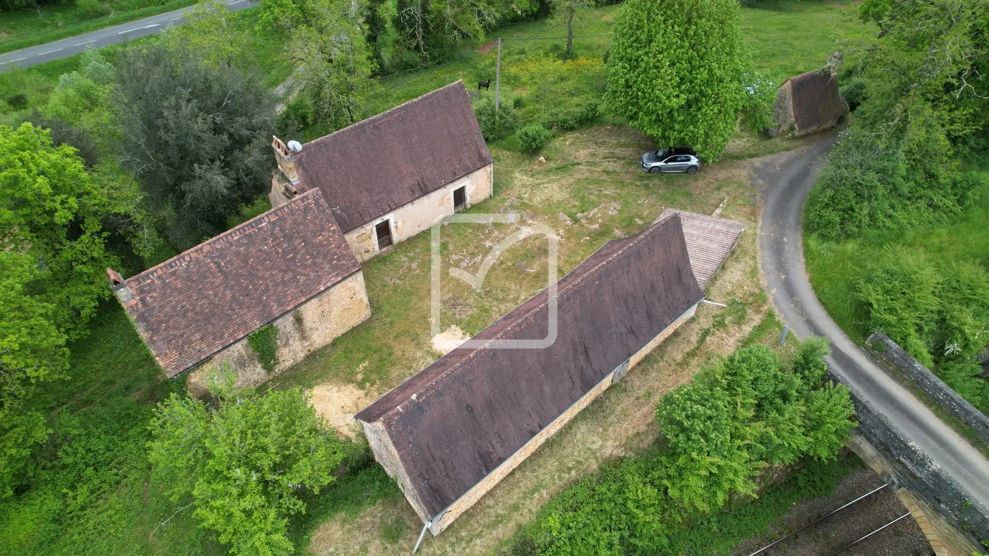 Corps de Ferme à Rénover avec Potentiel à Sarlat, Dordogne 
