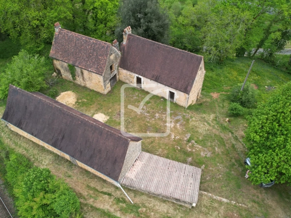 Corps de Ferme à Rénover avec Potentiel à Sarlat, Dordogne 
