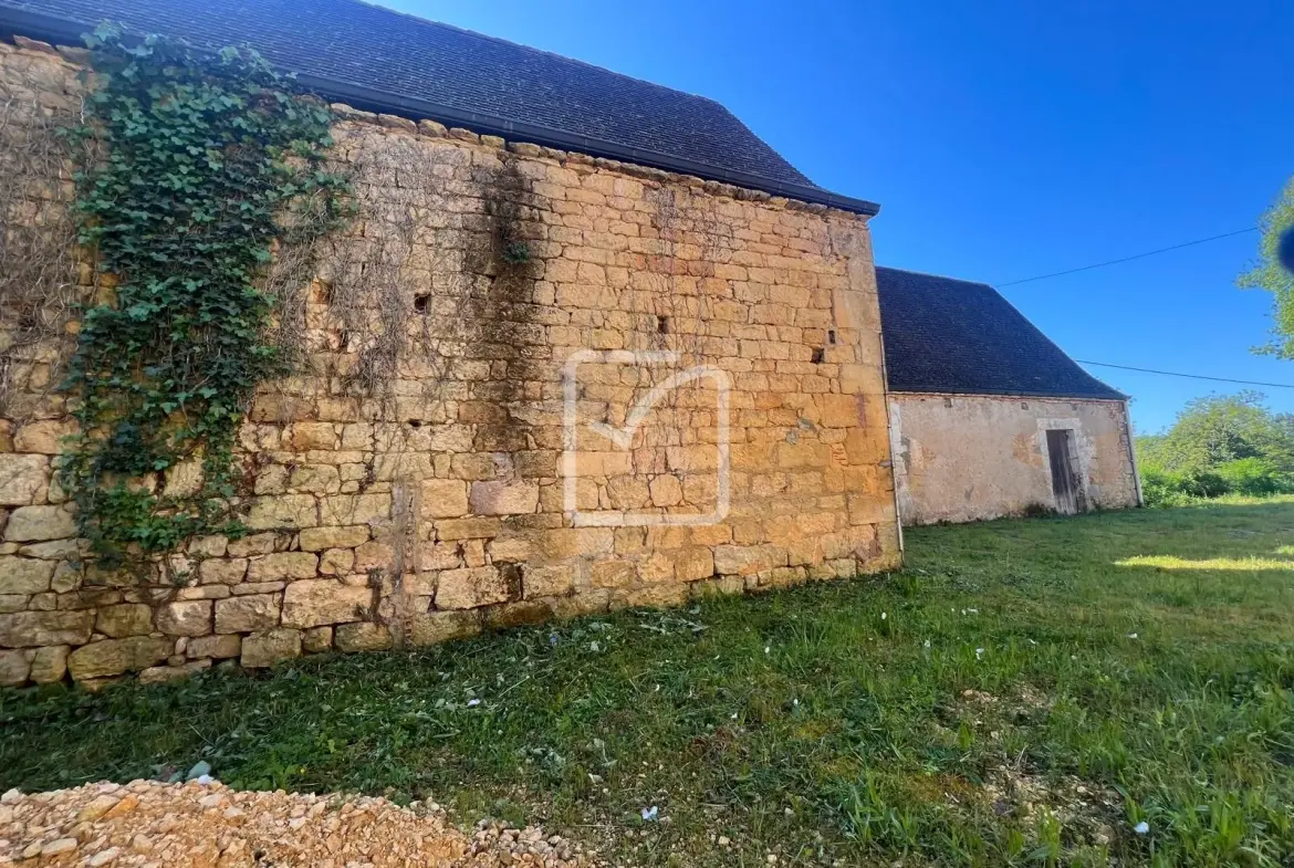 Corps de Ferme à Rénover avec Potentiel à Sarlat, Dordogne 