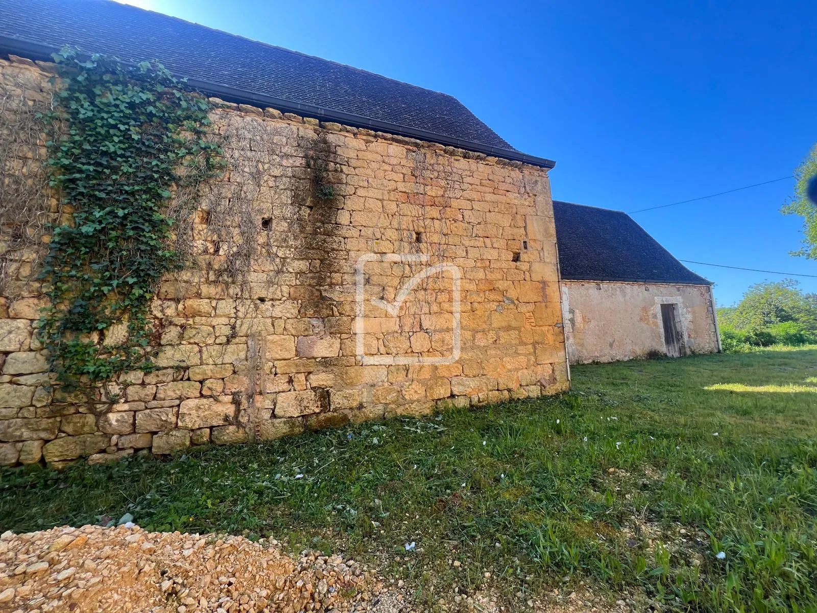 Corps de Ferme à Rénover avec Potentiel à Sarlat, Dordogne 
