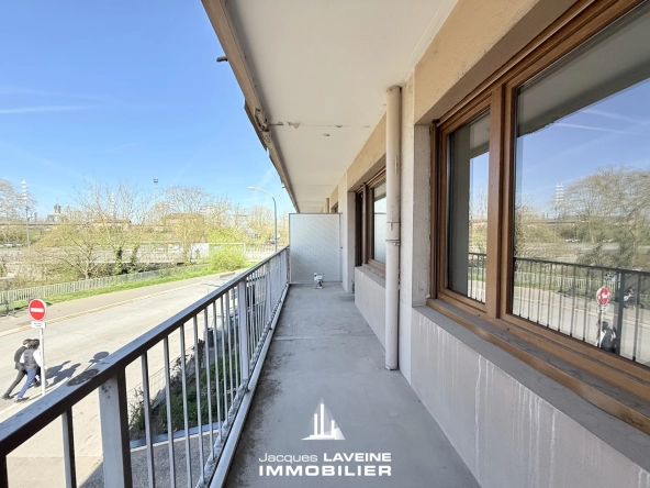 À vendre appartement 3 pièces avec balcon, garage à Metz Queuleu 