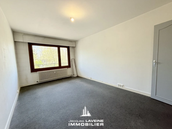 À vendre appartement 3 pièces avec balcon, garage à Metz Queuleu 