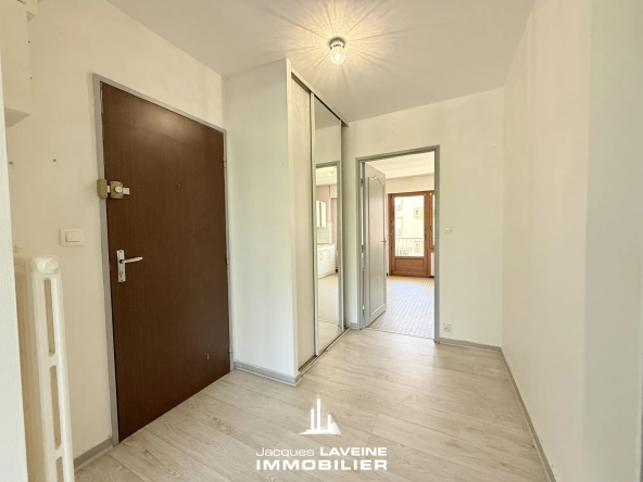 À vendre appartement 3 pièces avec balcon, garage à Metz Queuleu 