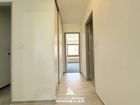 À vendre appartement 3 pièces avec balcon, garage à Metz Queuleu 