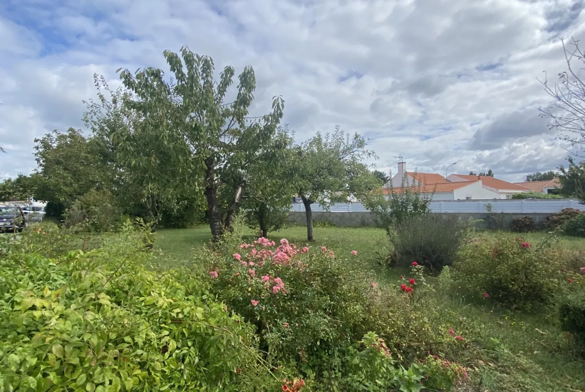 Terrain constructible de 700 m² à Challans proche Hyper U – Opportunité rare 