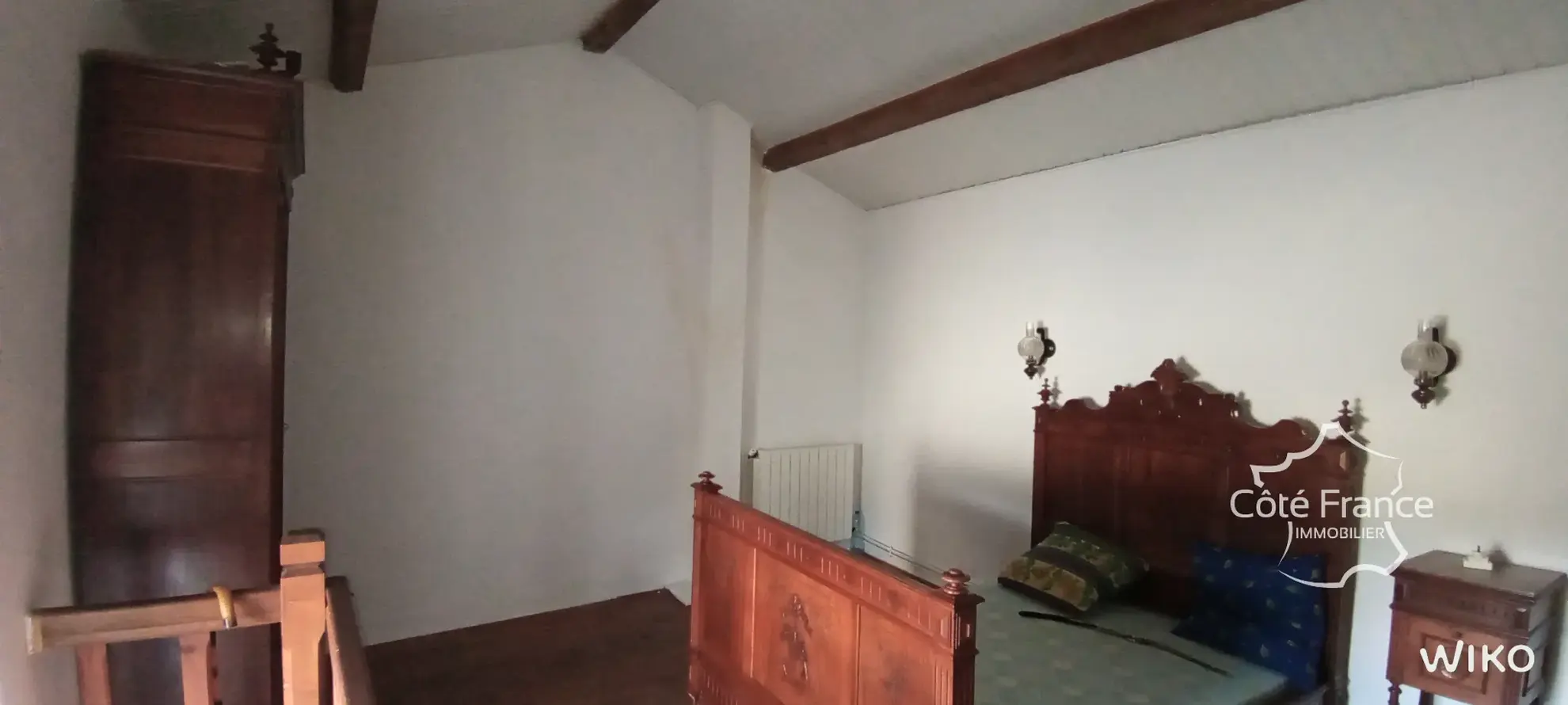 Maison de village avec terrasse, 3 chambres, garages à Saint-Jean-du-Pin 