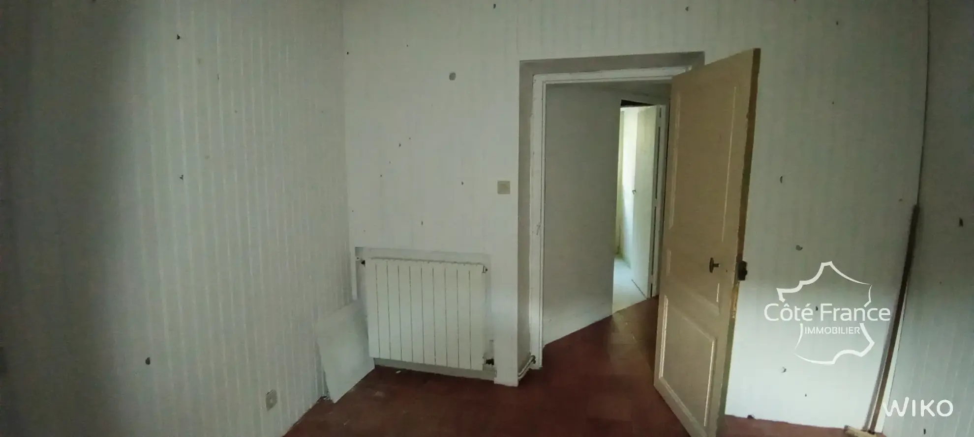 Maison de village avec terrasse, 3 chambres, garages à Saint-Jean-du-Pin 